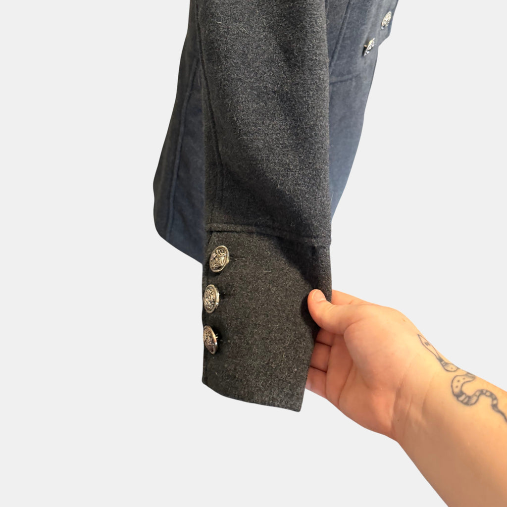 Sleeve