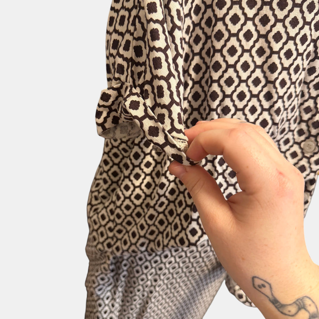 Sleeve
