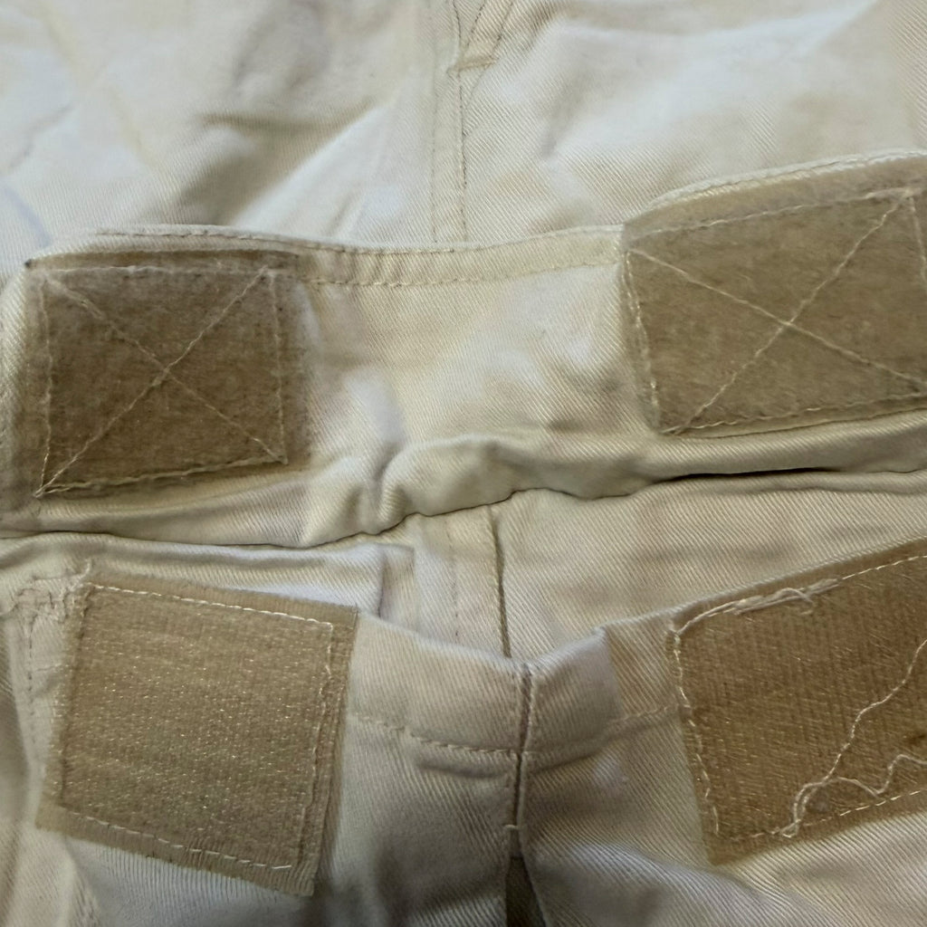 Itsu Clothing Vintage Y2K Khaki Cargo Shorts.