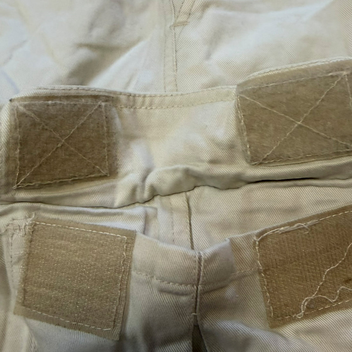 Itsu Clothing Vintage Y2K Khaki Cargo Shorts.