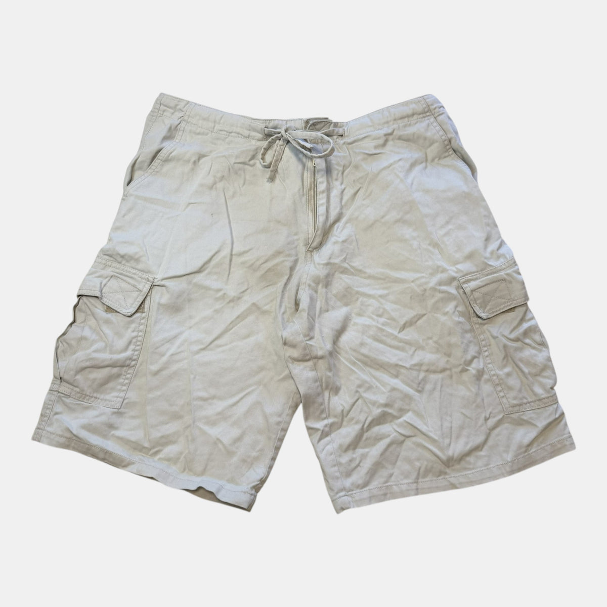 Itsu Clothing Vintage Y2K Khaki Cargo Shorts.
