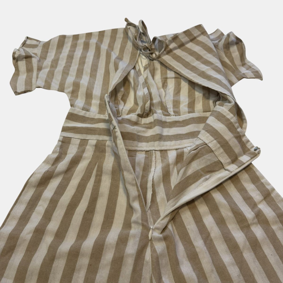 Burans Beige and White Vertical Striped Plunging