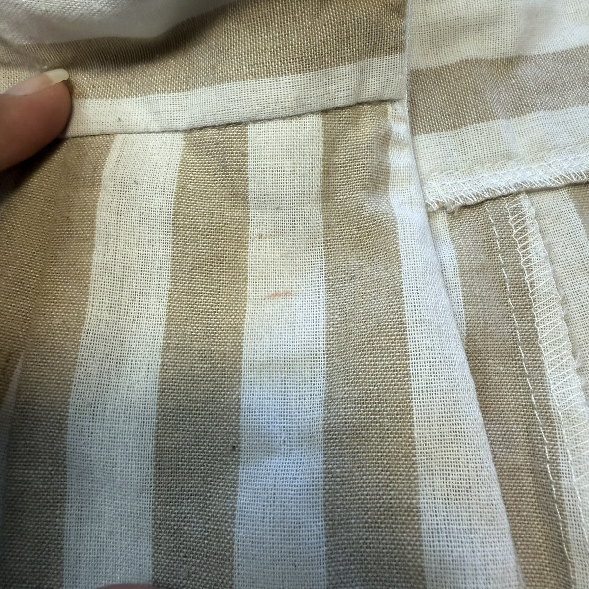 Burans Beige and White Vertical Striped Plunging